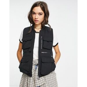 CARHARTT WIP Colewood Utility Vest in Black